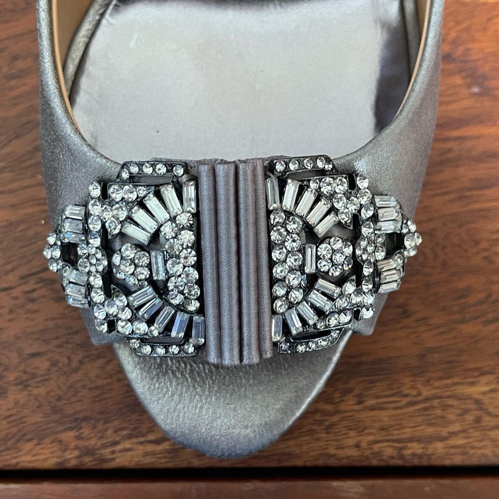 NIB Badgley Mischka “David’s II” Pewter Metallic Peep-toe Pump with Jewels - Picture 5 of 8